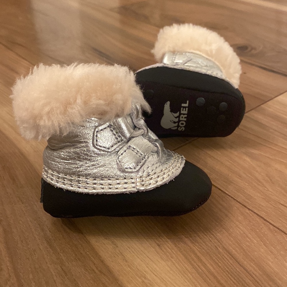Sorel baby booties